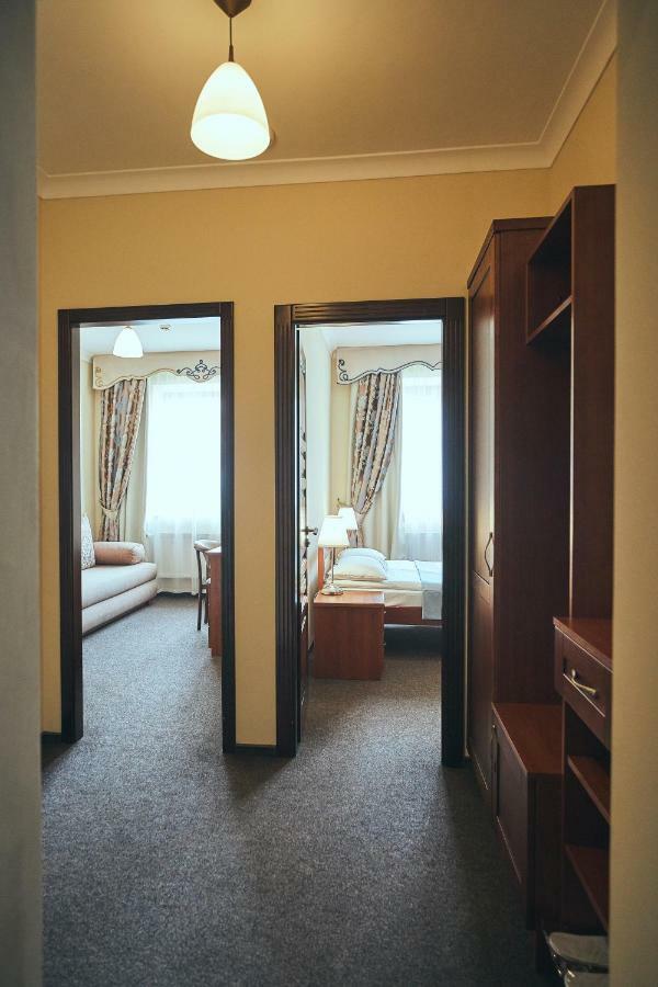 Hotel Patriarshyi Lemberg Exterior foto